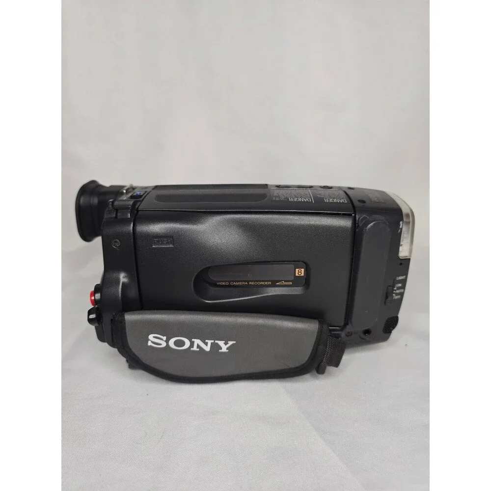Sony Handycam Model #CCD-TR96 30x Zoom Tested Works with Bag